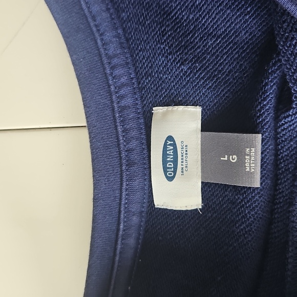 Old Navy Embroidered Patchwork Graphic Sweatshirt - Picture 5 of 6